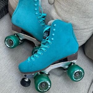 Boardwalk-Teal Roller Skates